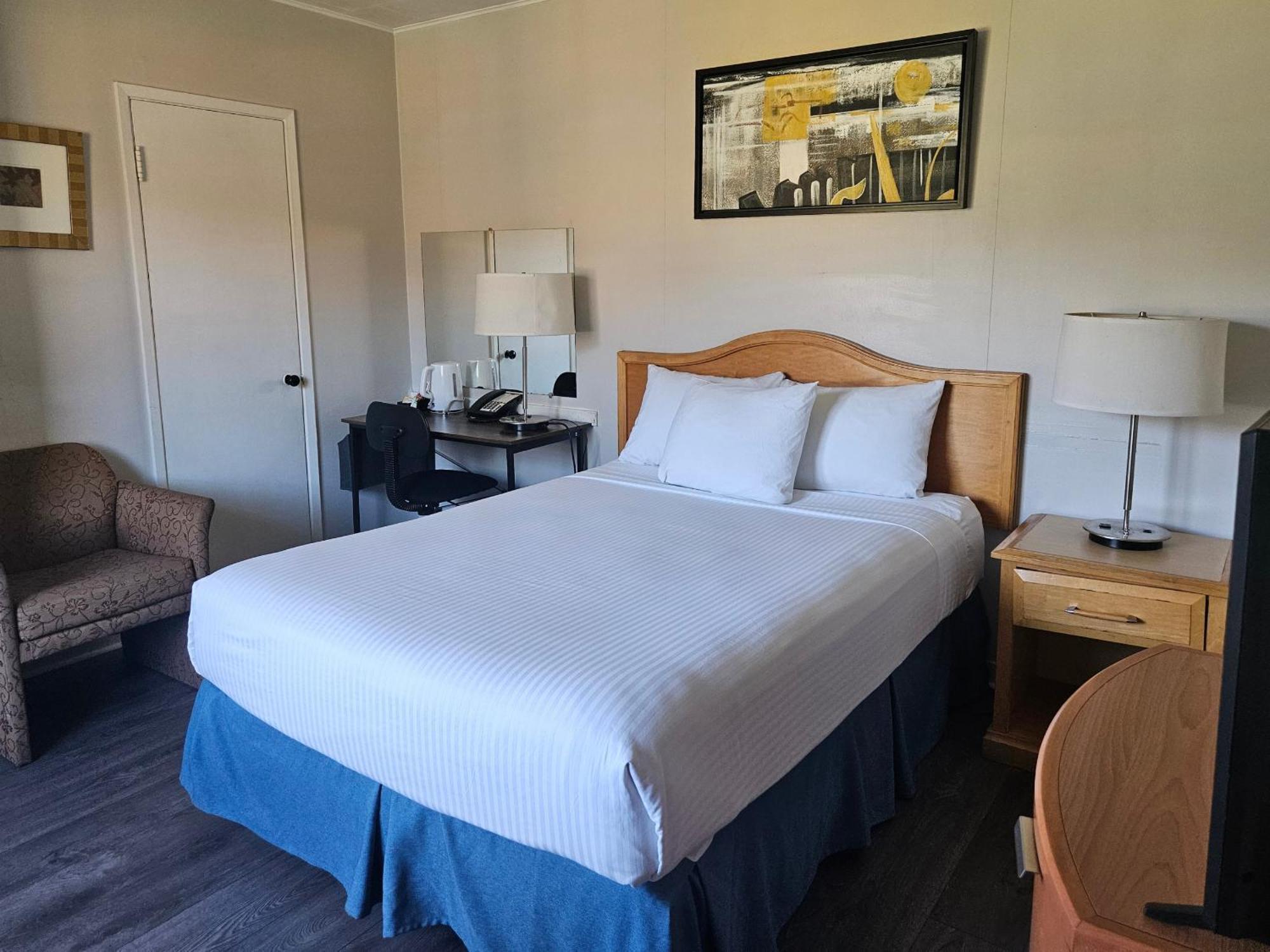 2400 Motel แวนคูเวอร์ ภายนอก รูปภาพ